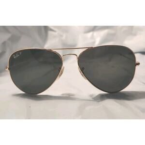 Ray-Ban RB3025 Black Aviator Sunglasses Large Metal Frame Vintage Made in Italy